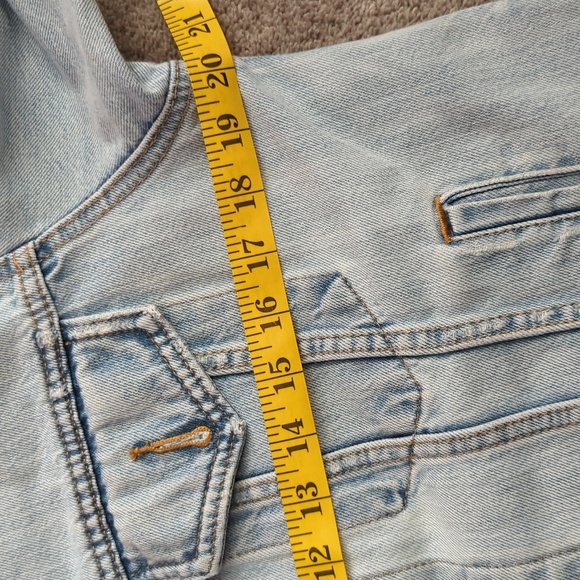 Women's Ex Boyfriend Levi's Jean Jacket Size Medium Light Wash Distressed - Picture 5 of 8